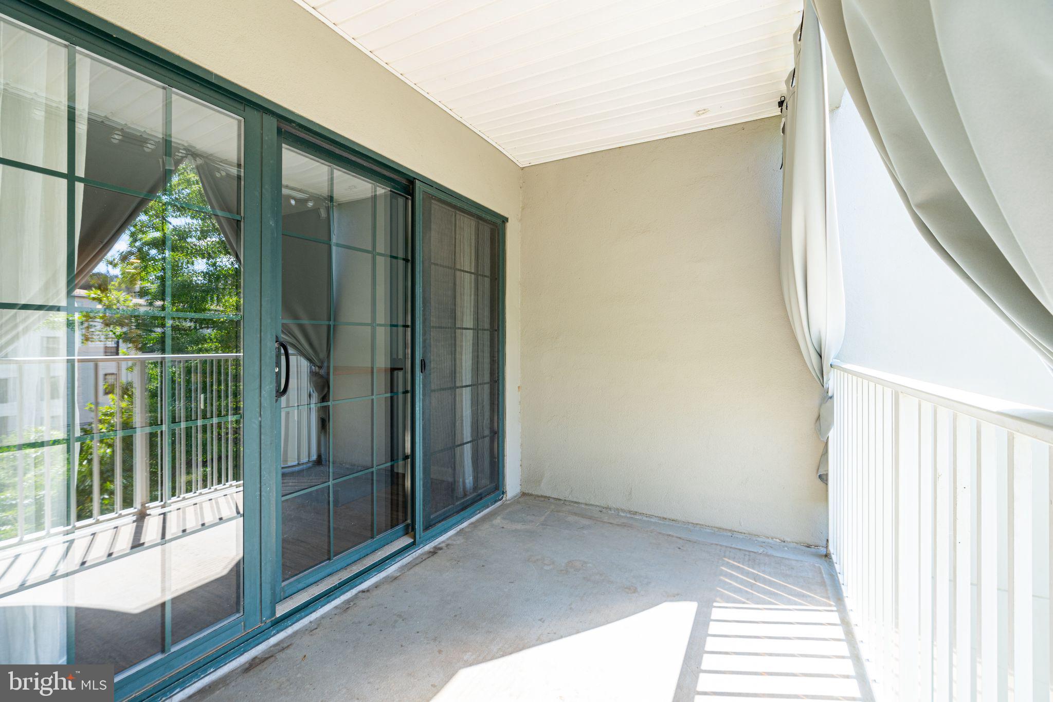 2 LEVERINGTON AVE #39