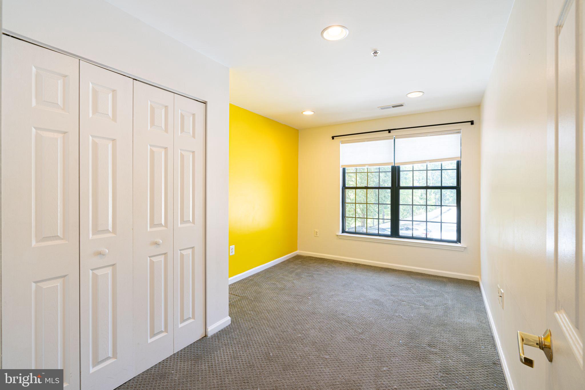 2 LEVERINGTON AVE #39