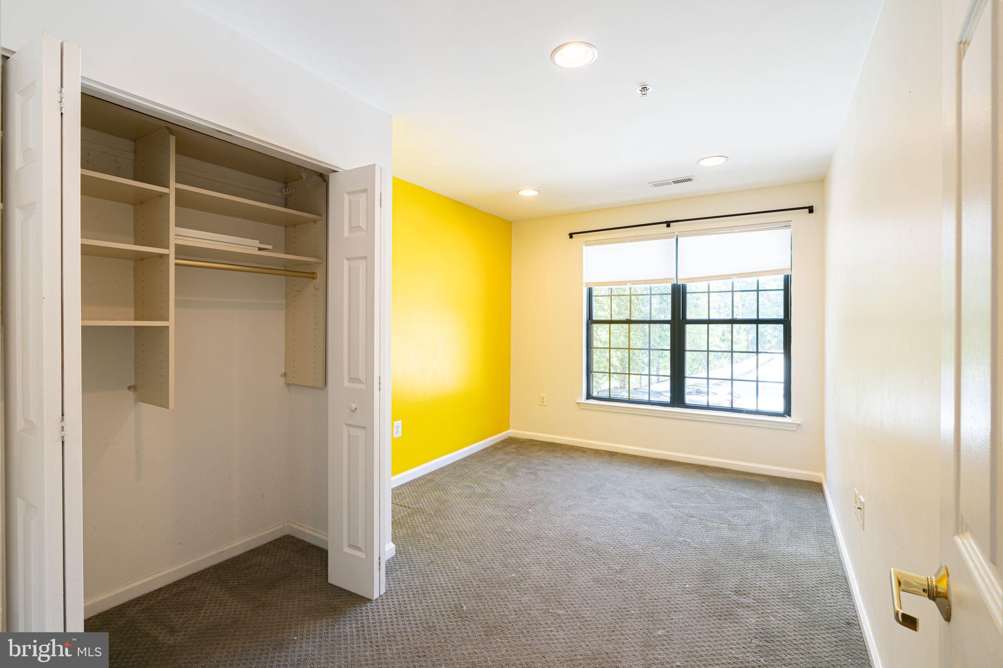 2 LEVERINGTON AVE #39