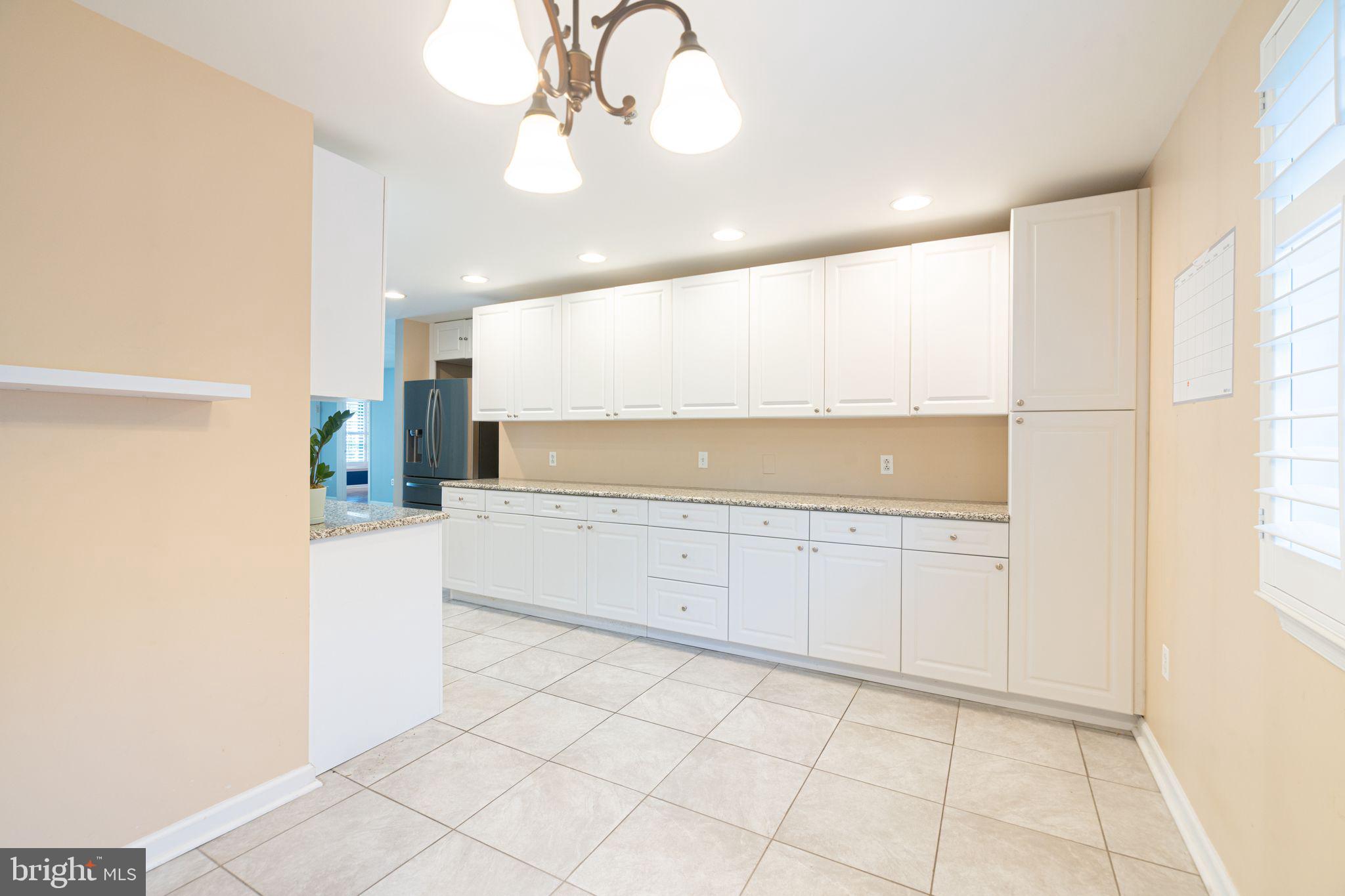 2 LEVERINGTON AVE #39