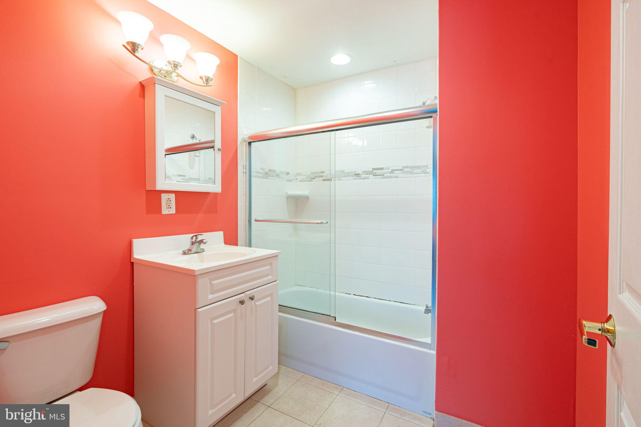 2 LEVERINGTON AVE #39