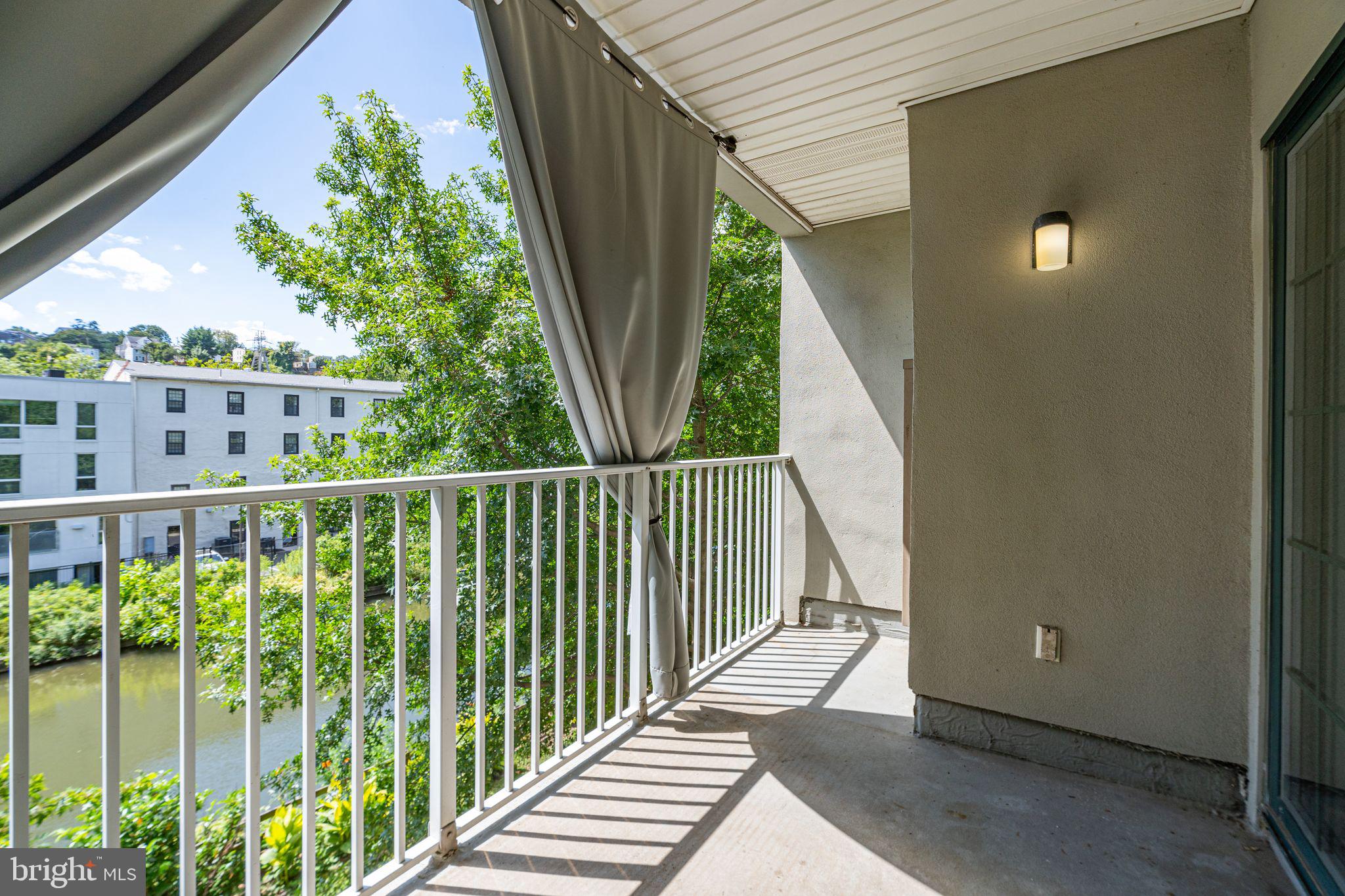 2 LEVERINGTON AVE #39