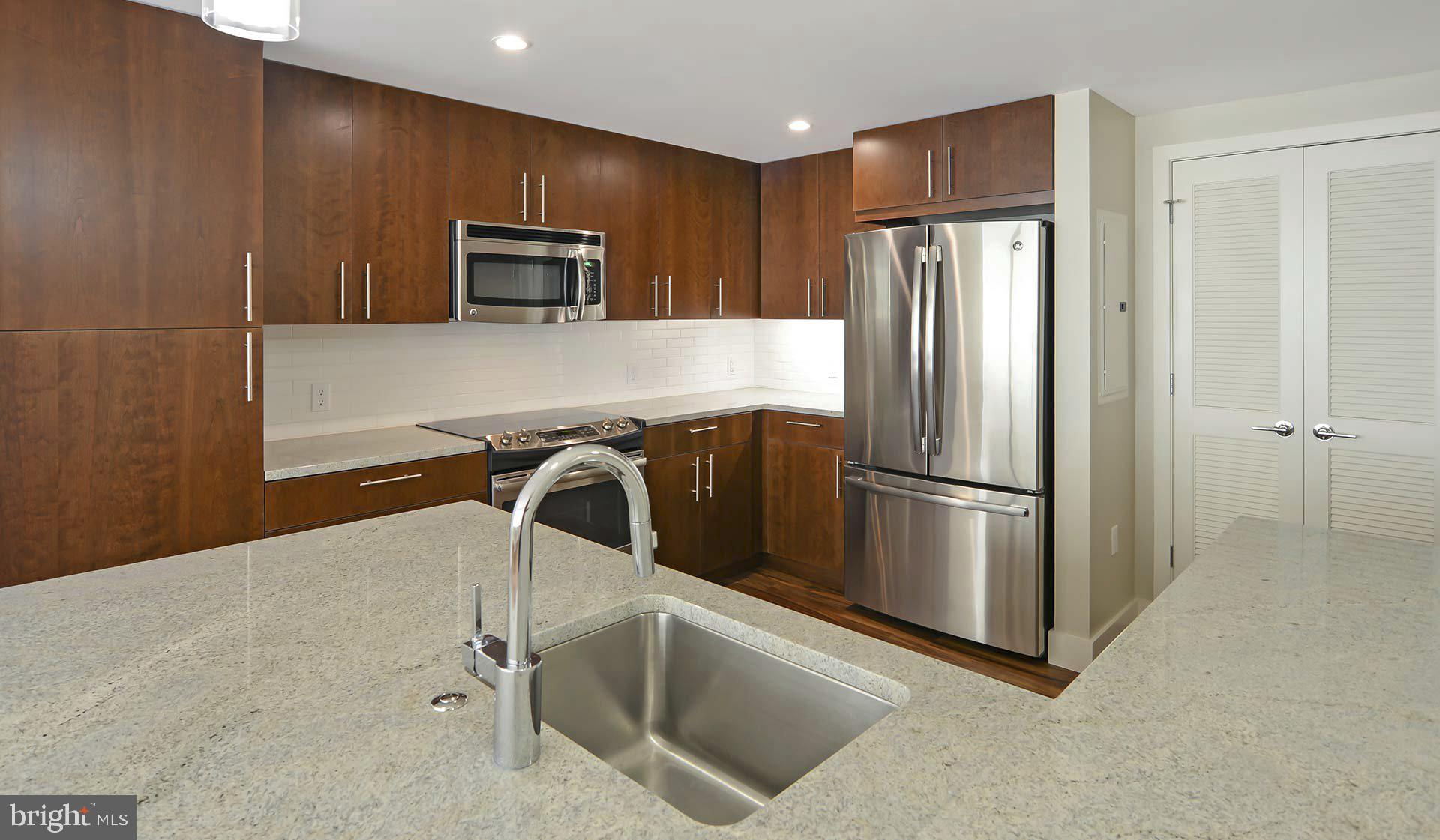 2200 BENJAMIN FRANKLIN PKWY #0B-S0004