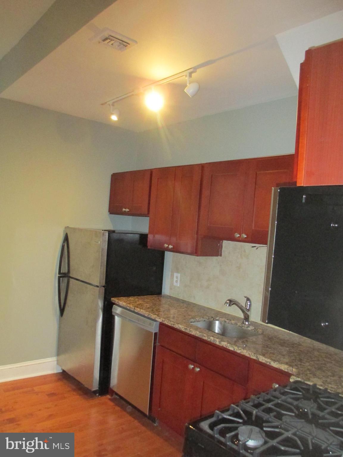 2051 CHERRY ST #2ND FLOOR