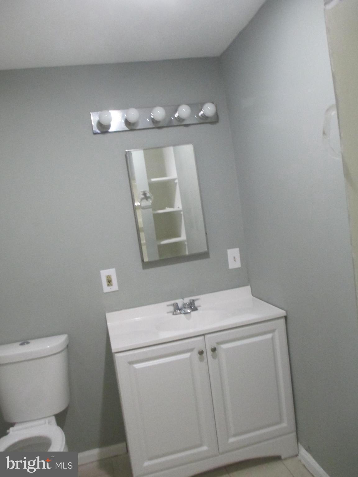 2051 CHERRY ST #2ND FLOOR