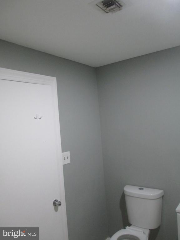 2051 CHERRY ST #2ND FLOOR