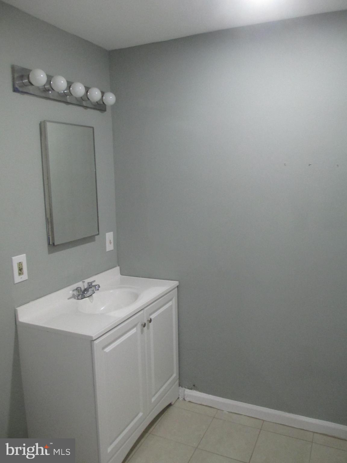 2051 CHERRY ST #2ND FLOOR