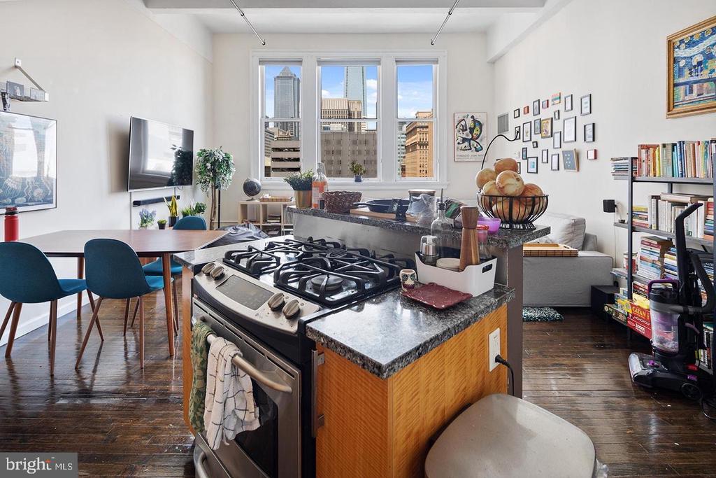 1228-32 ARCH ST #7B