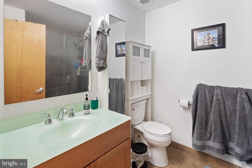 1228-32 ARCH ST #7B