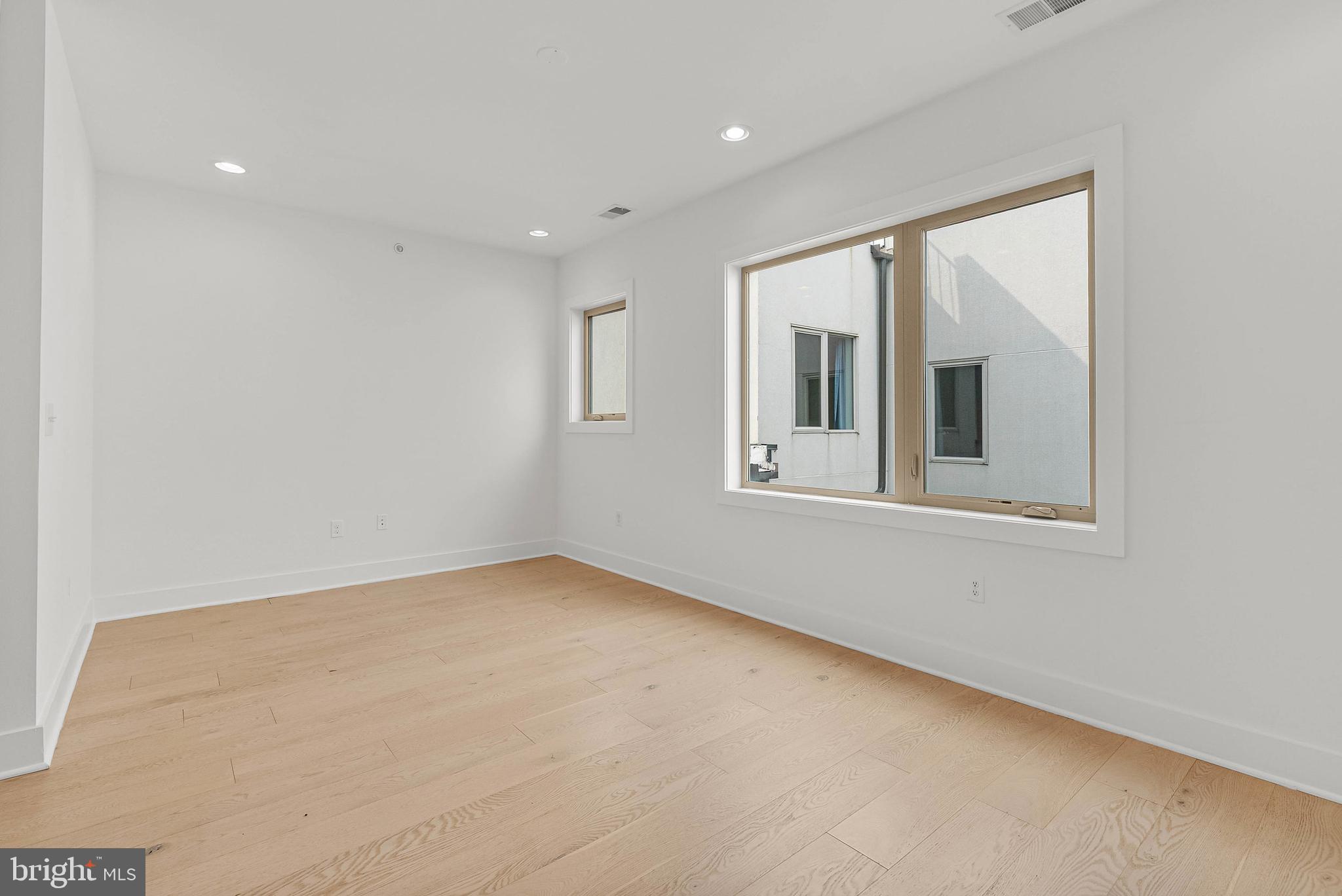 927-31 N Front St #2