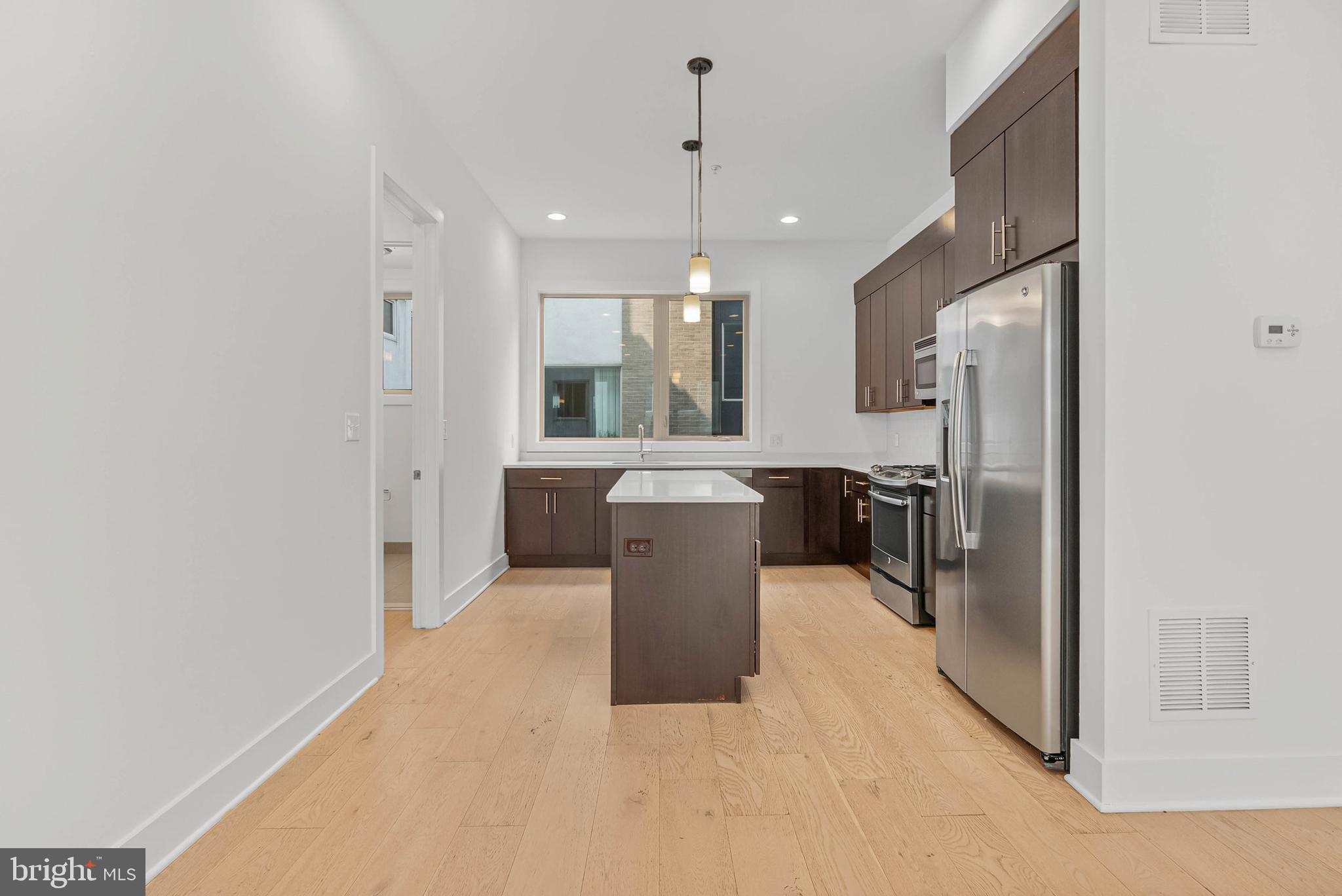 927-31 N Front St #2