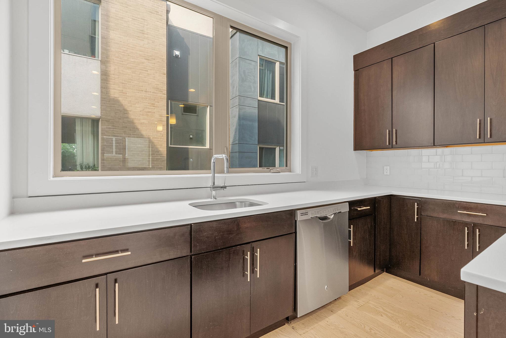 927-31 N Front St #2