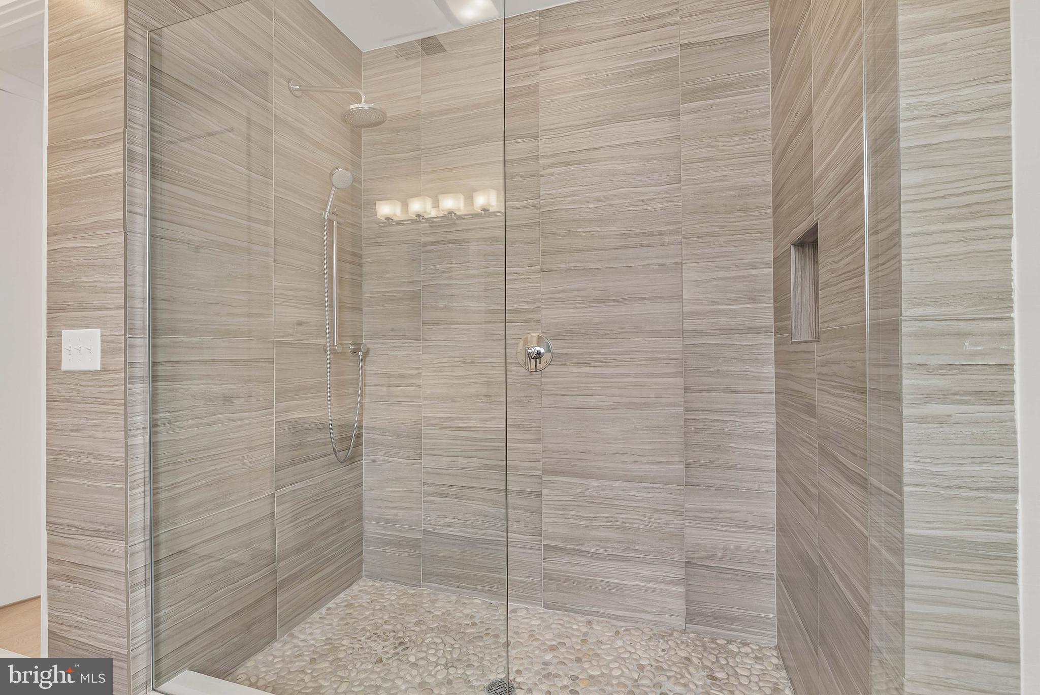 927-31 N Front St #2