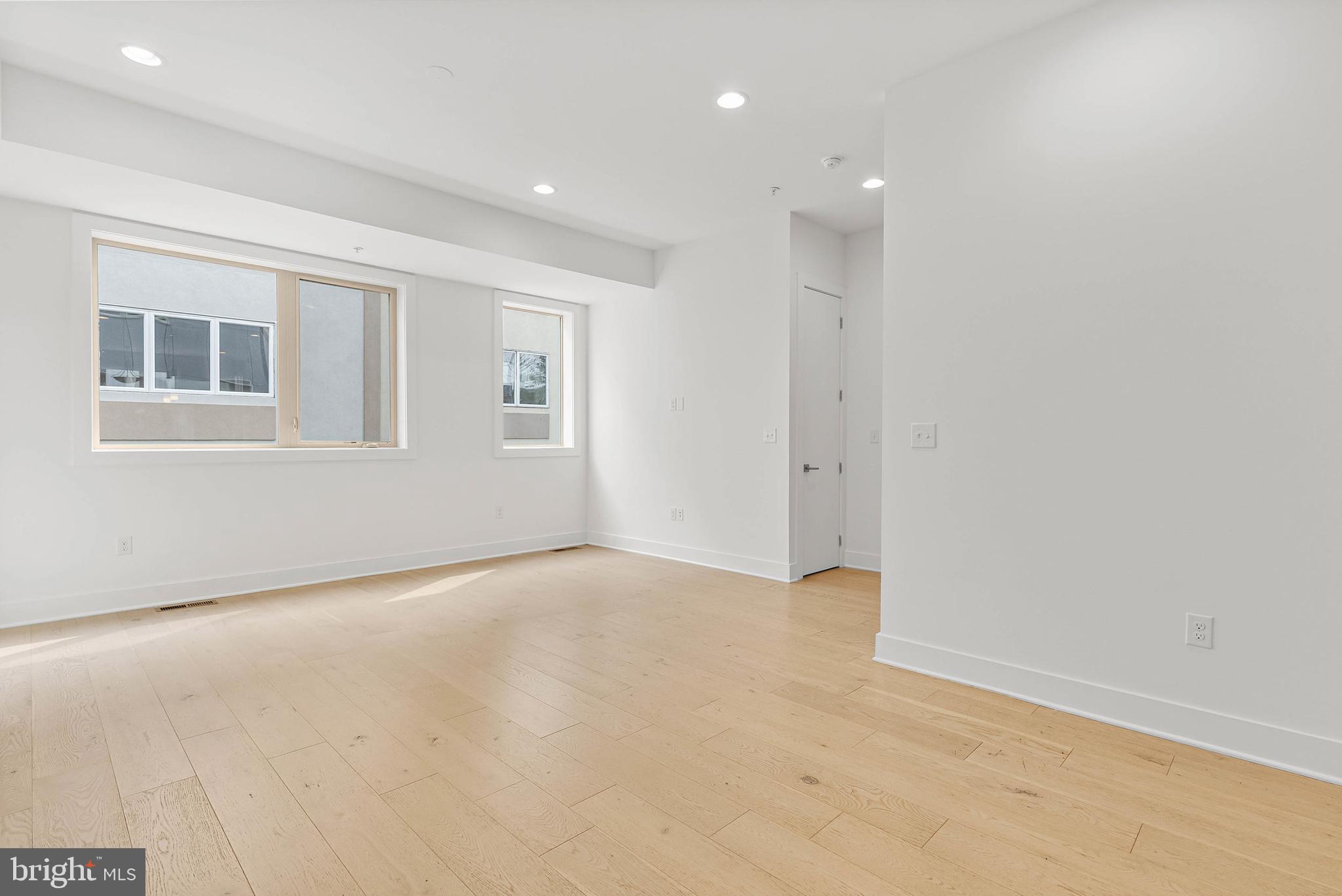 927-31 N Front St #2