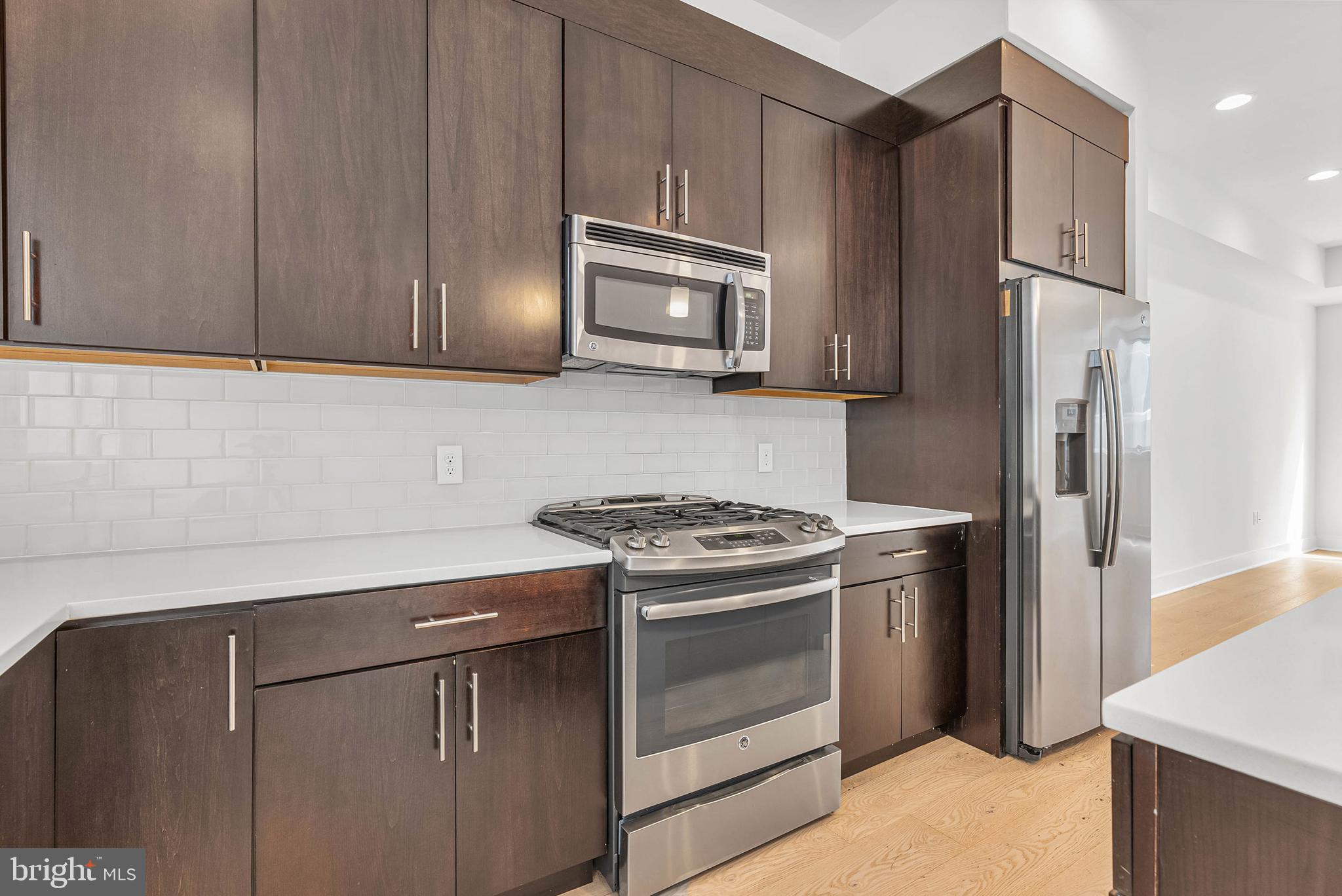 927-31 N Front St #2