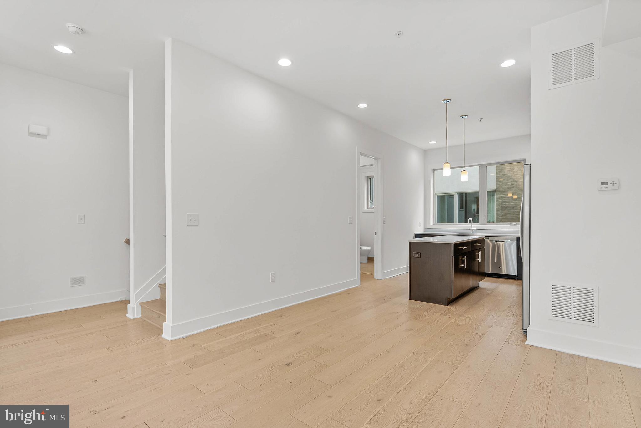 927-31 N Front St #2