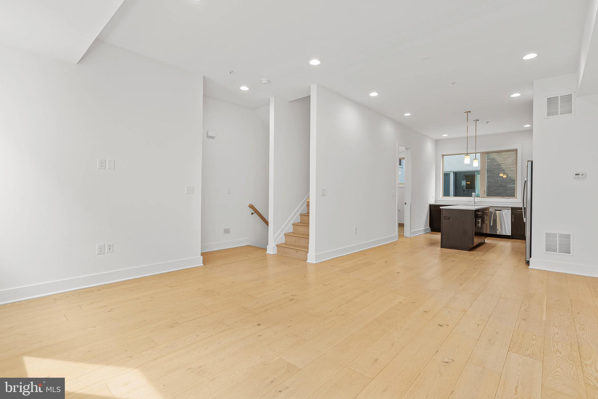 927-31 N Front St #2