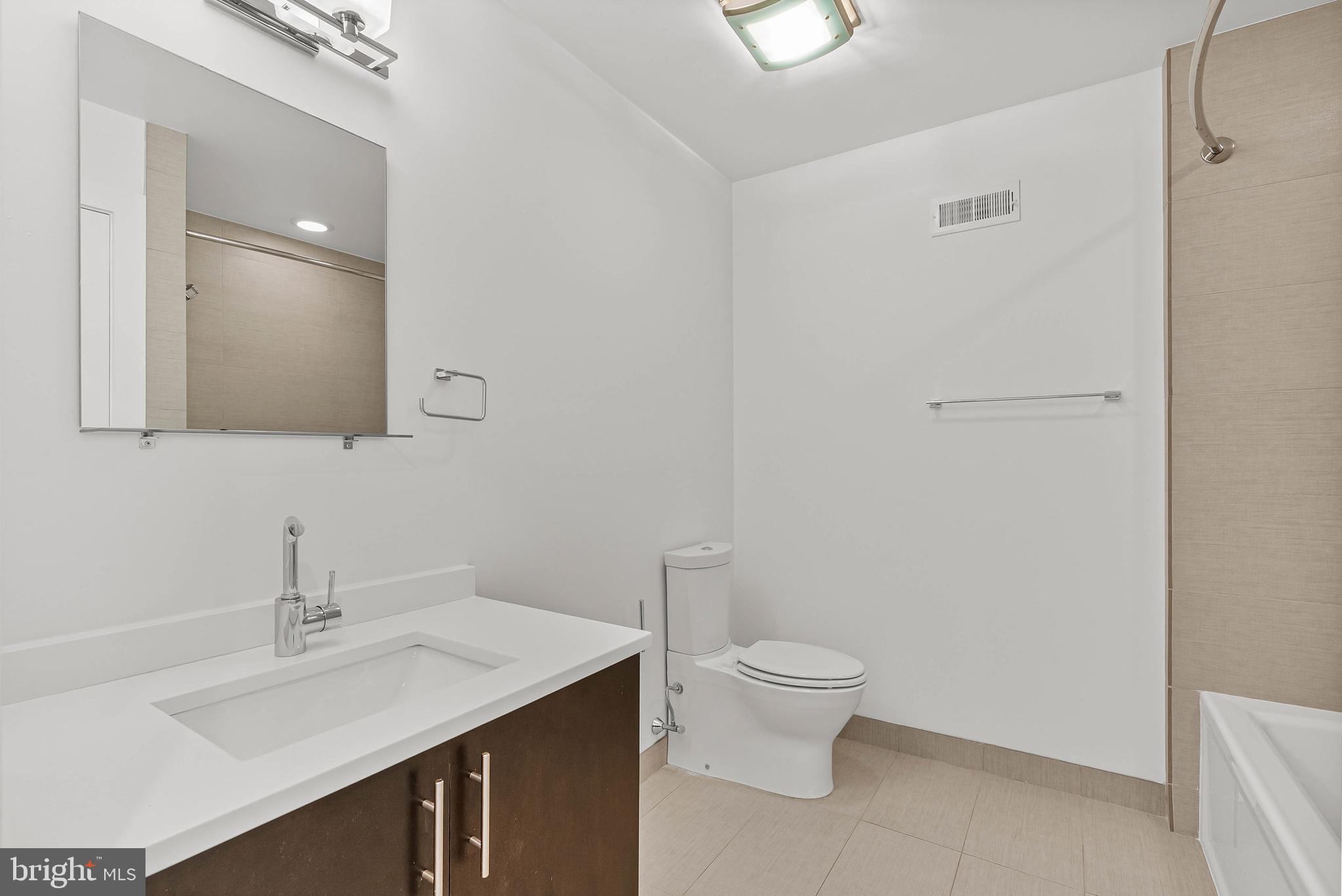 927-31 N Front St #2