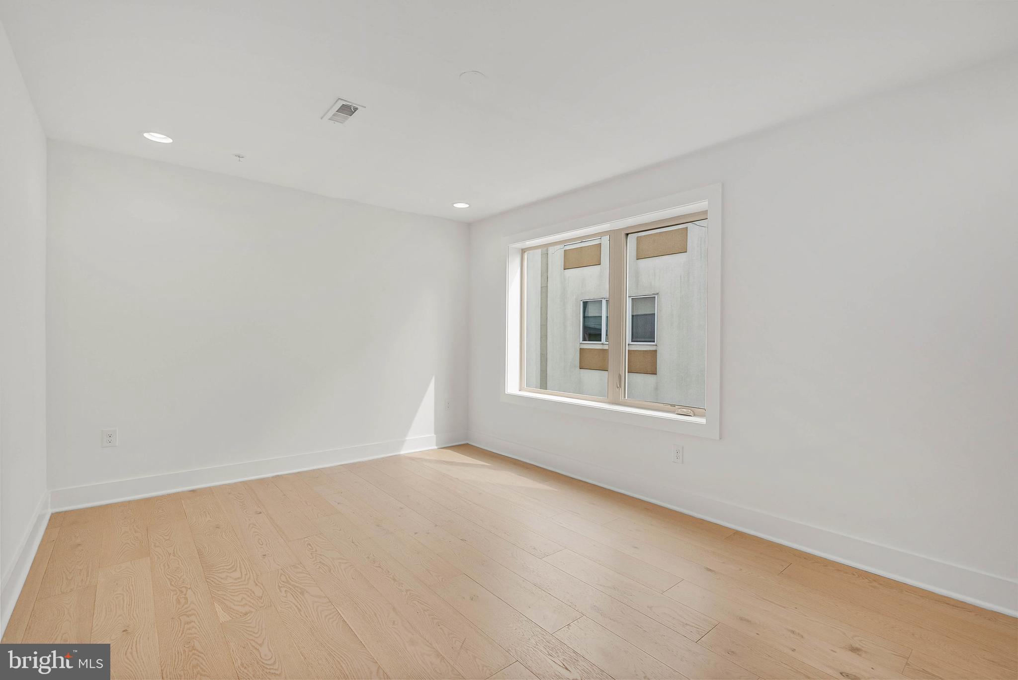 927-31 N Front St #2