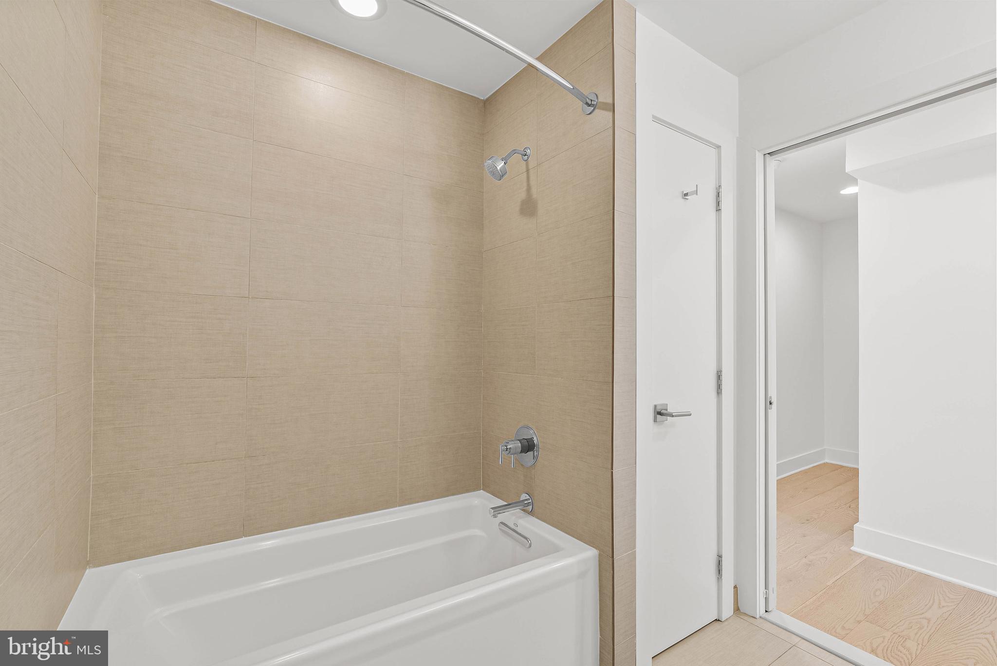 927-31 N Front St #2