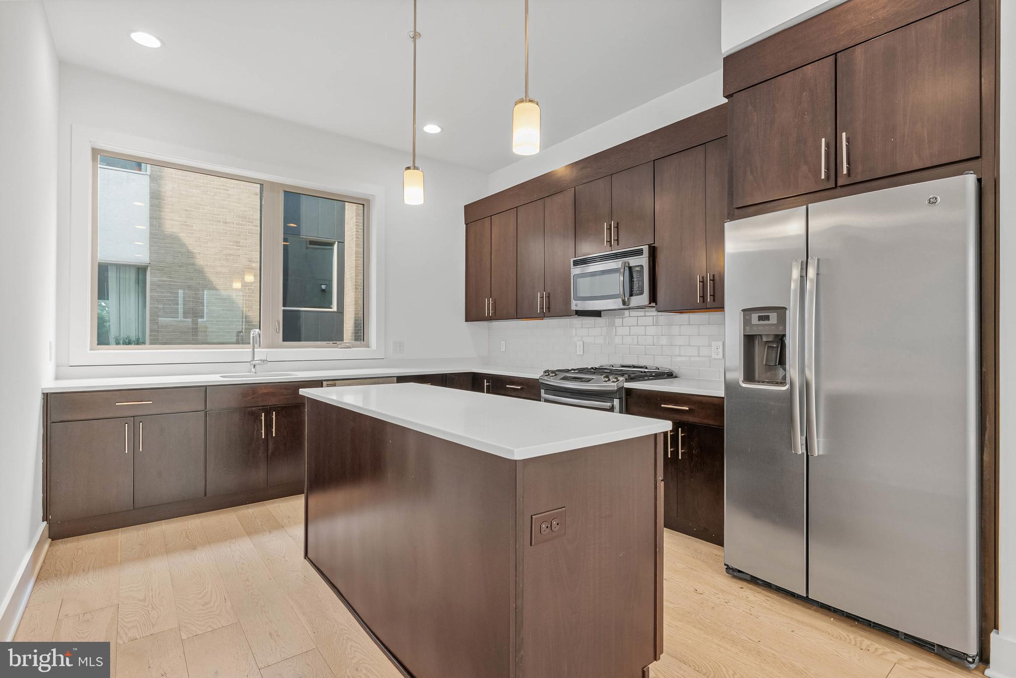 927-31 N Front St #2