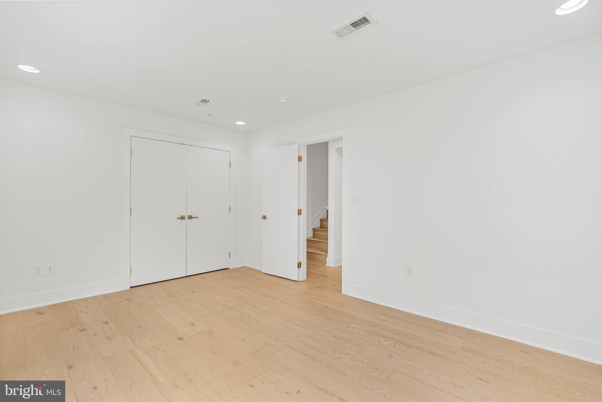 927-31 N Front St #2