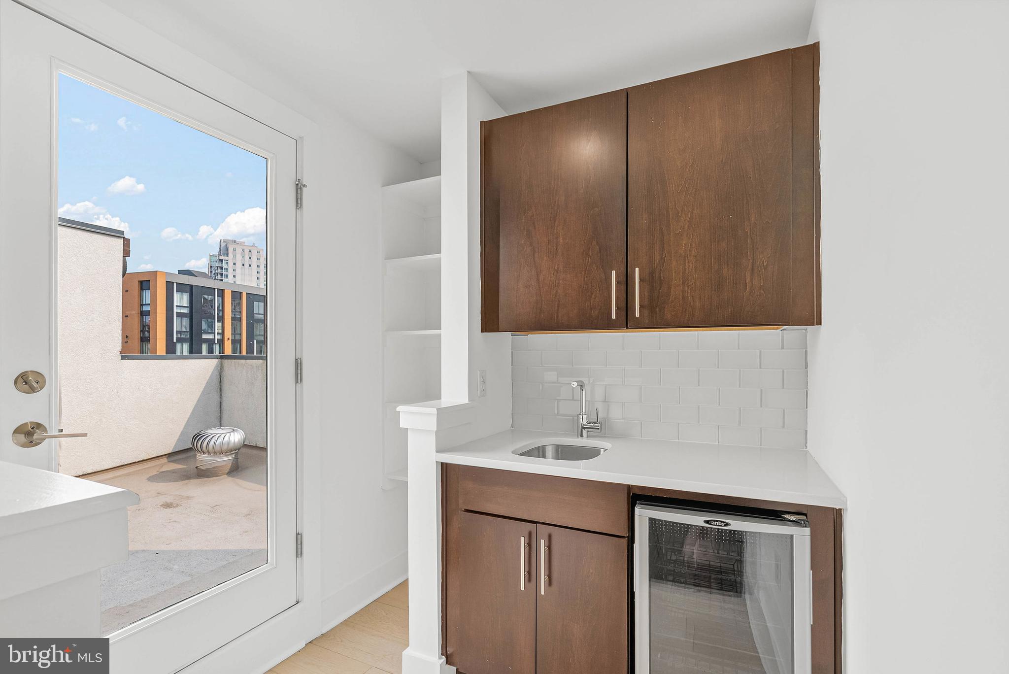 927-31 N Front St #2