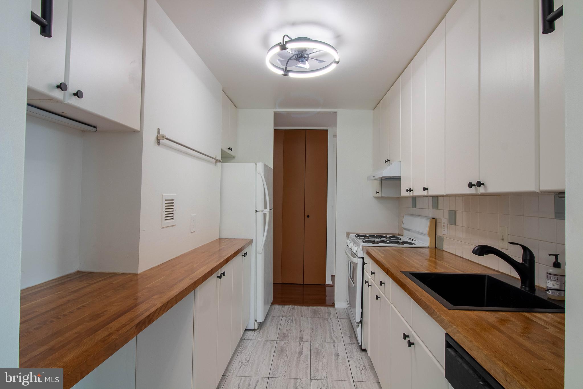 3600 CONSHOHOCKEN AVENUE 907