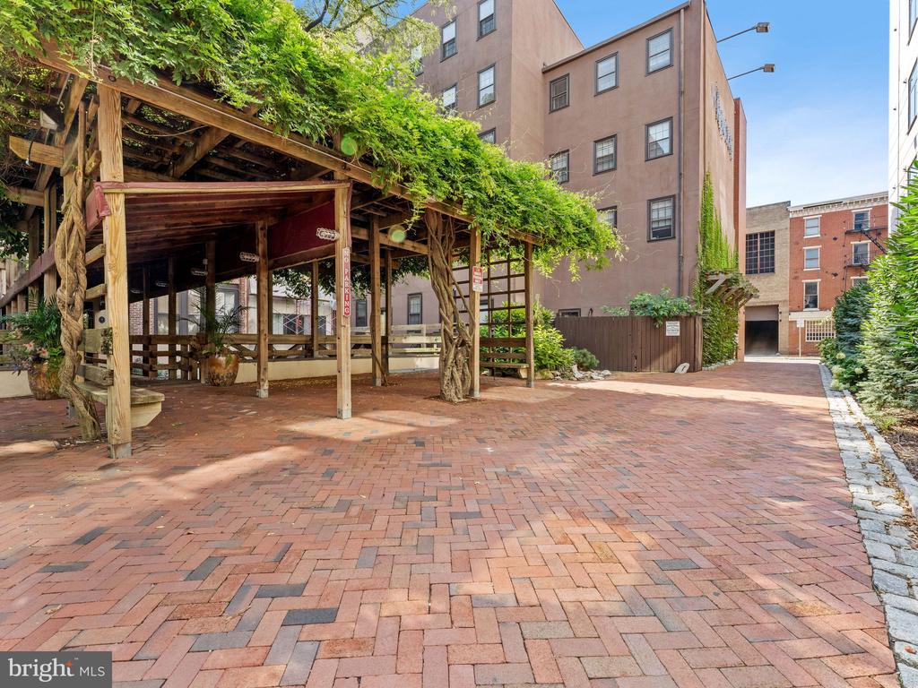 301 Race St #112
