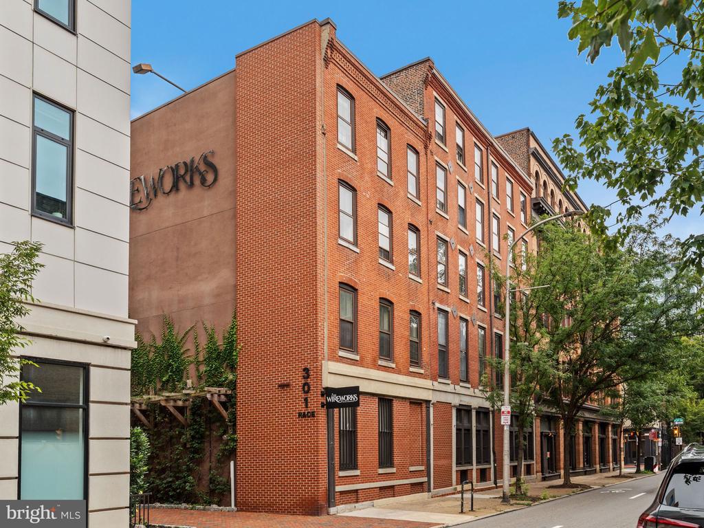 301 Race St #112