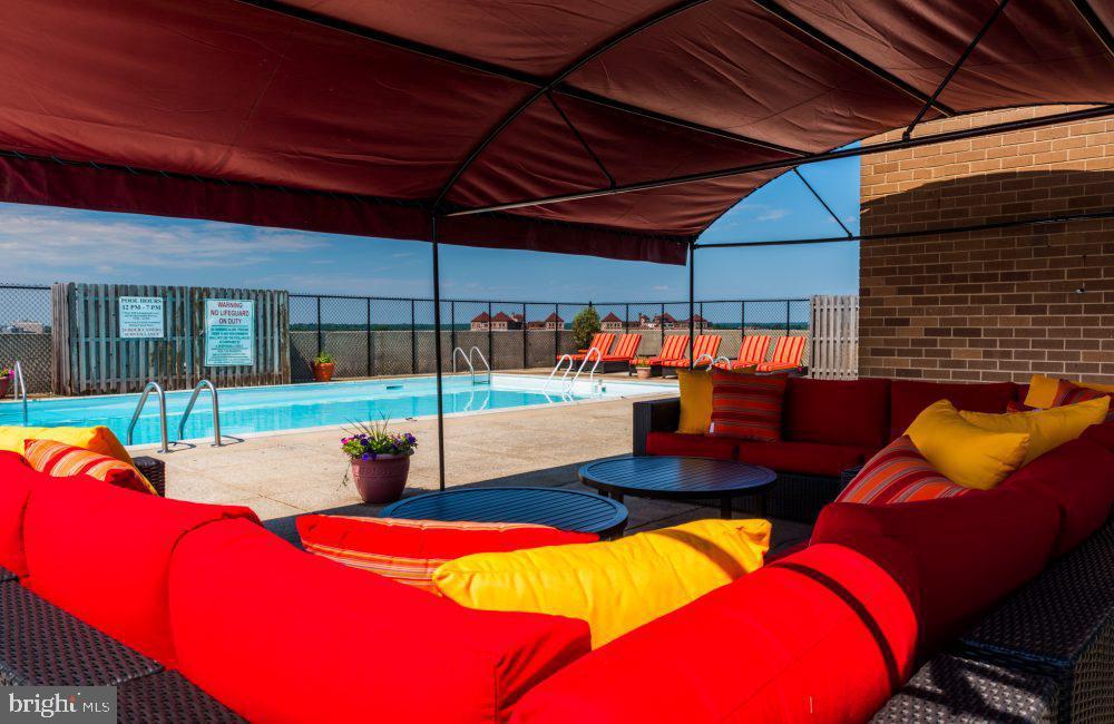 515 W CHELTEN AVE #2B-1302