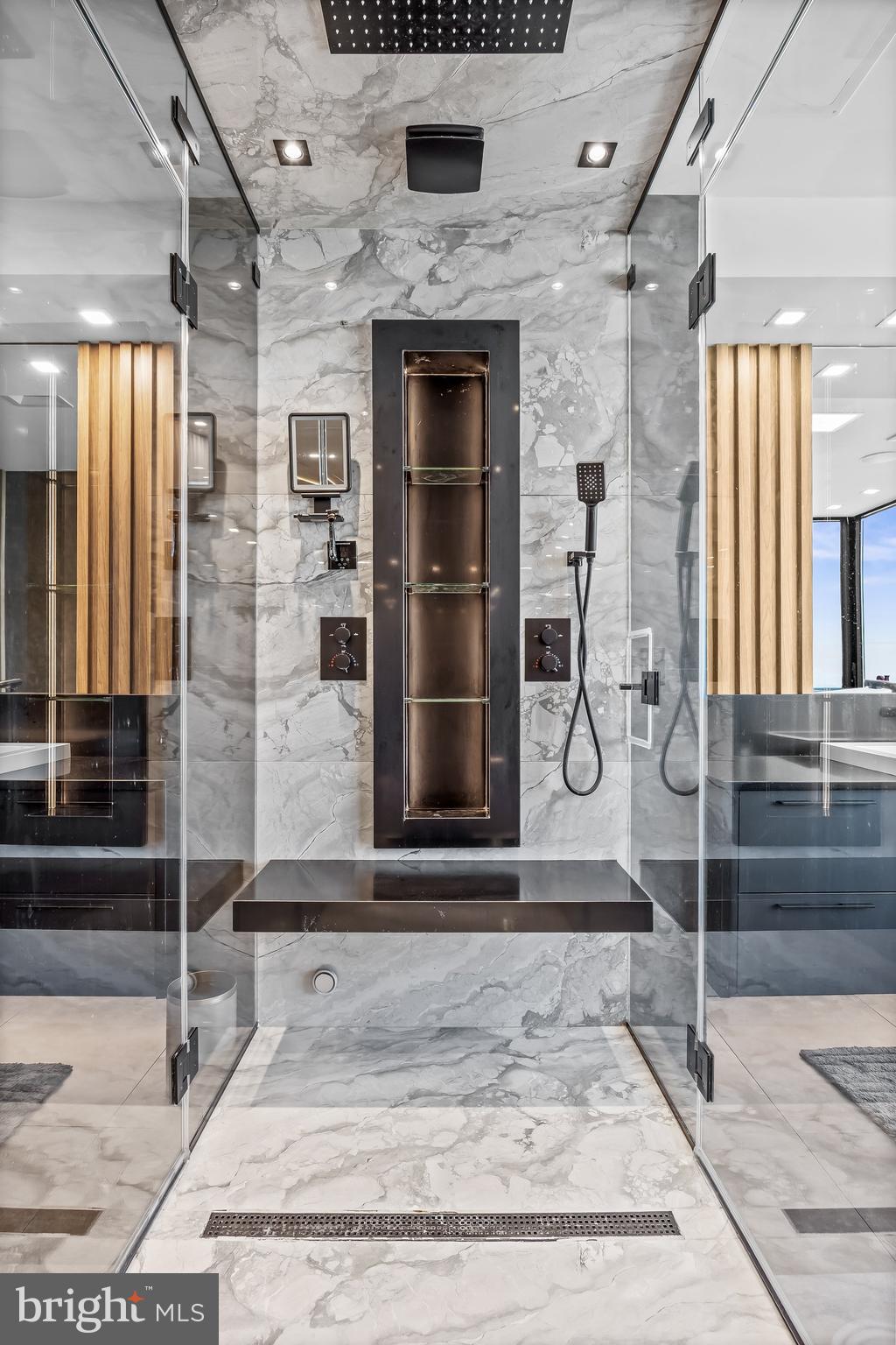 901 N Penn St #P2401-2