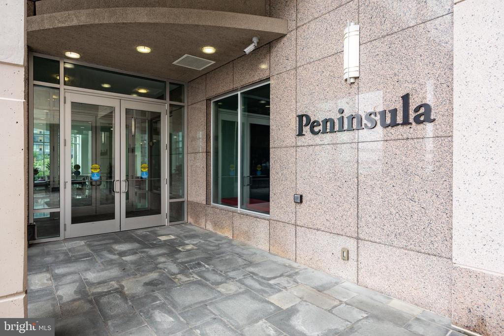 901 N Penn St #P2401-2