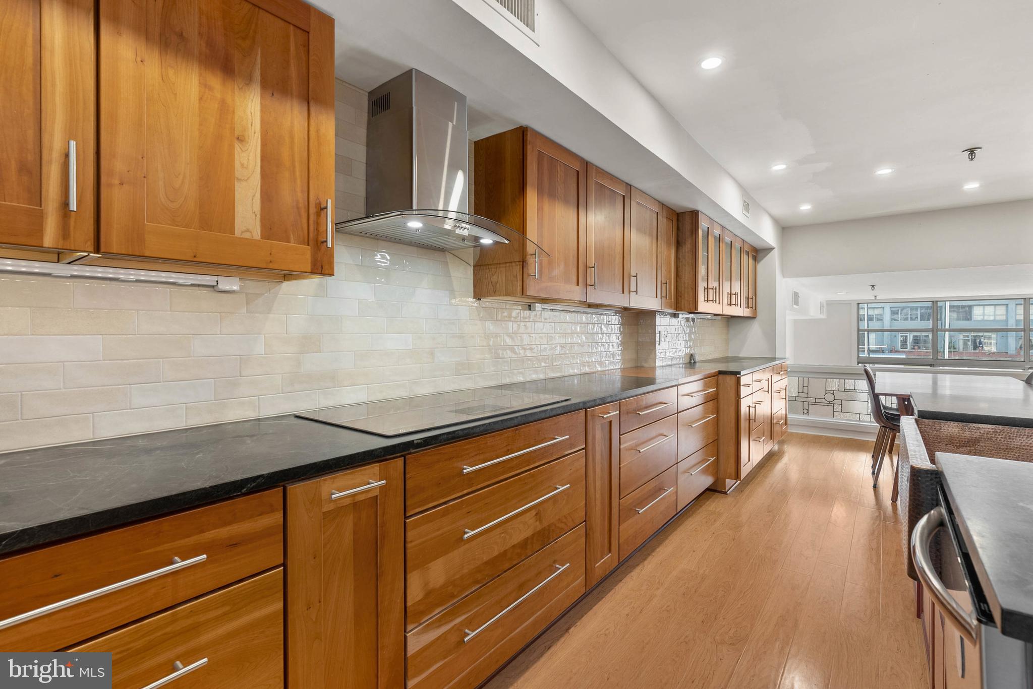 7 N CHRIS COLUMBUS BLVD #104