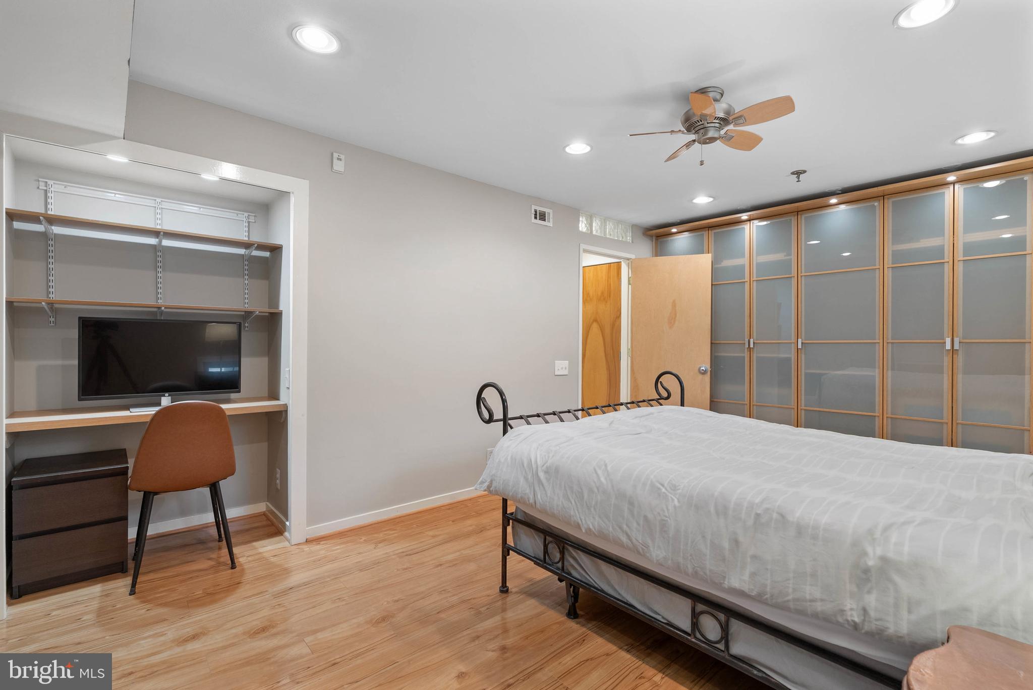 7 N CHRIS COLUMBUS BLVD #104