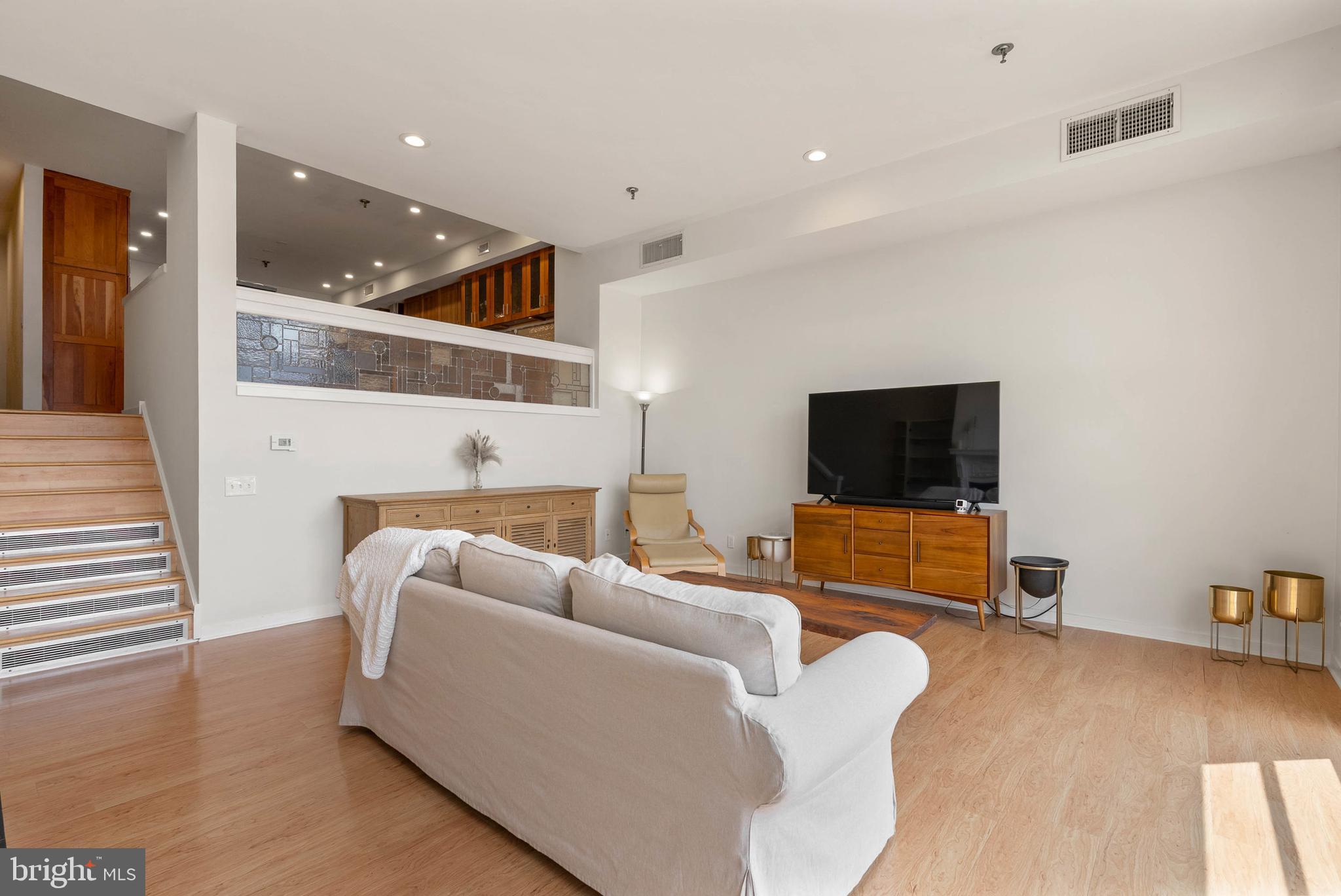 7 N CHRIS COLUMBUS BLVD #104