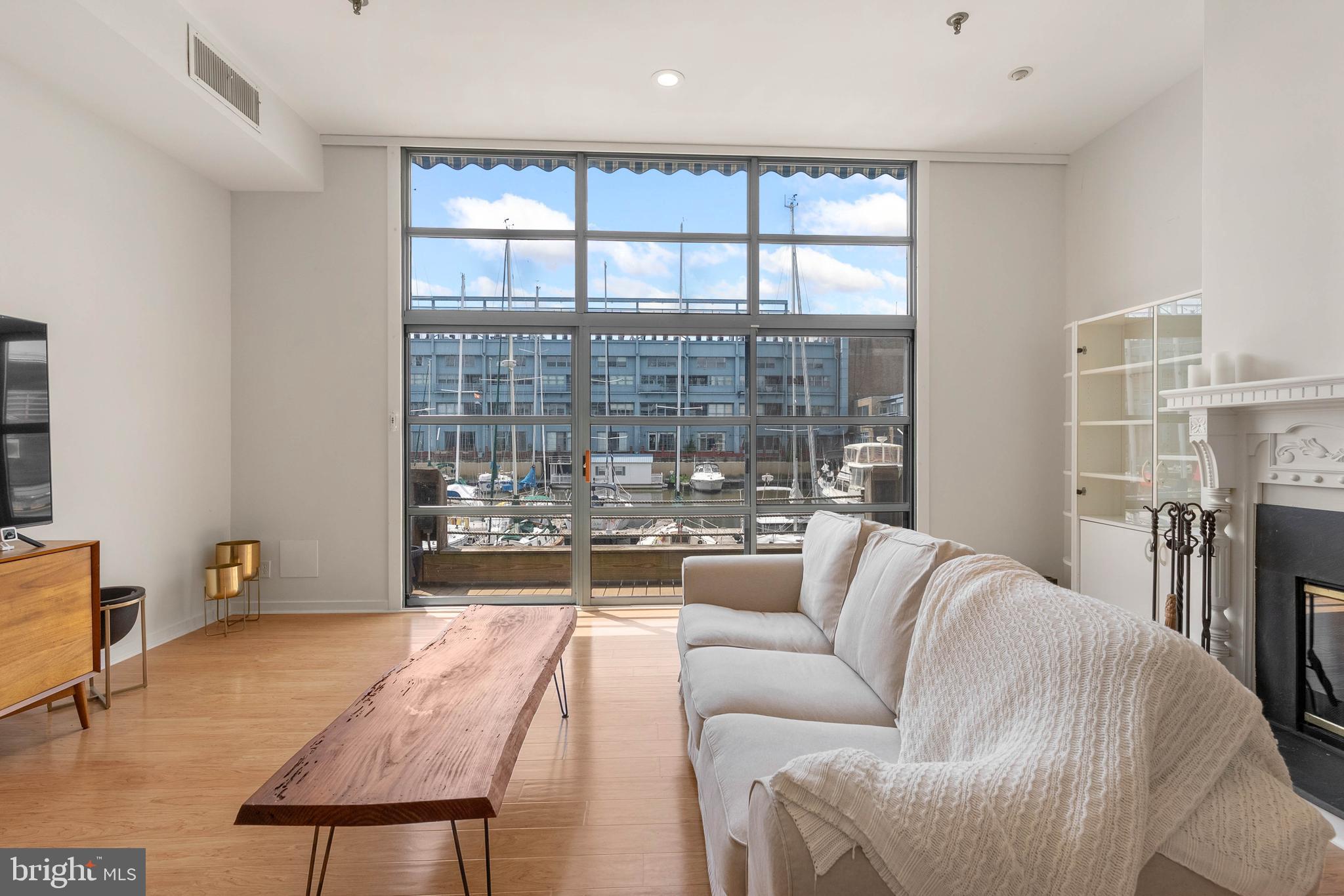 7 N CHRIS COLUMBUS BLVD #104