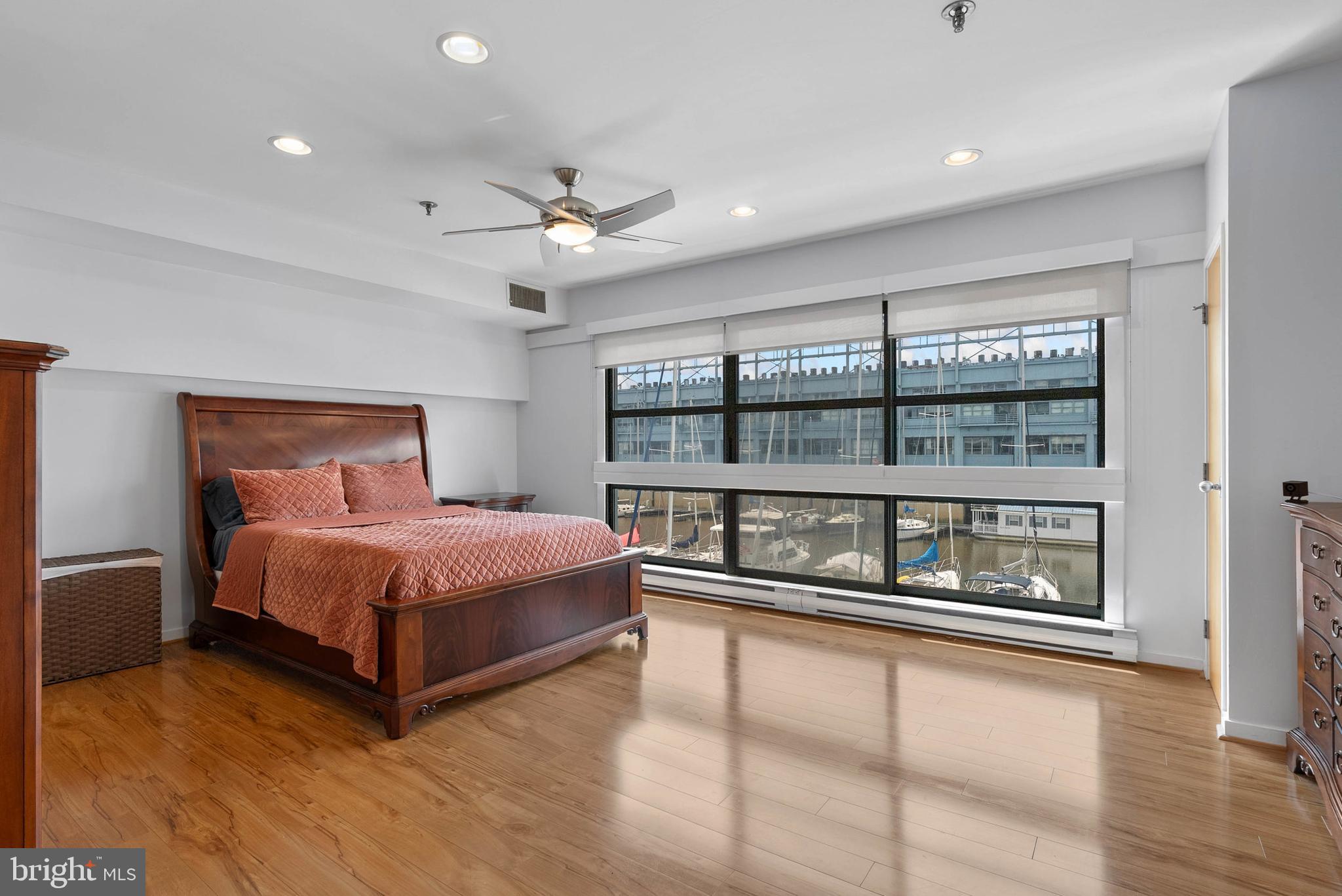 7 N CHRIS COLUMBUS BLVD #104