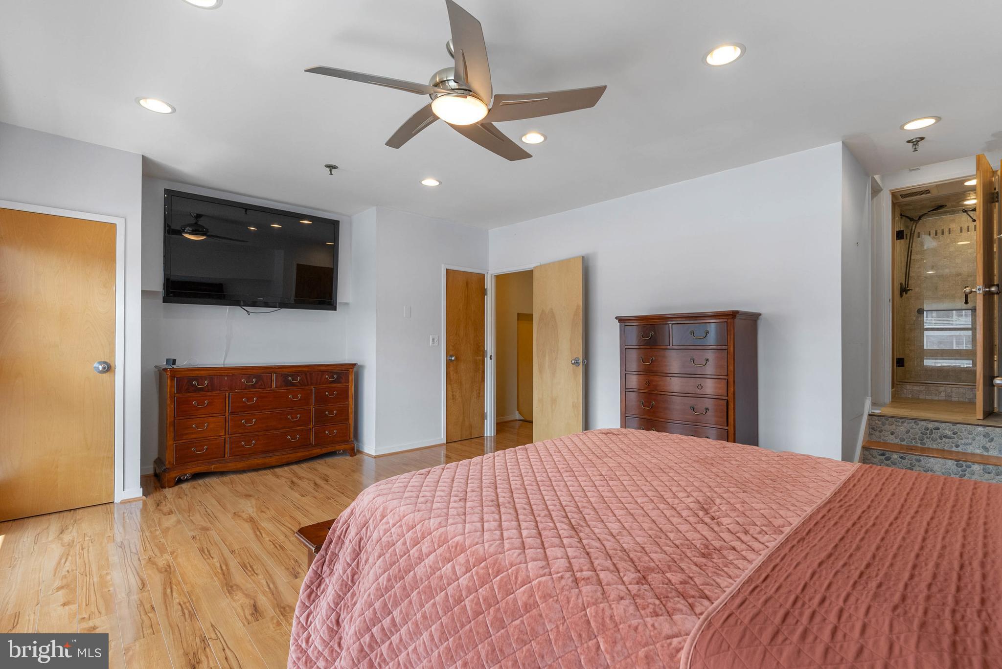 7 N CHRIS COLUMBUS BLVD #104