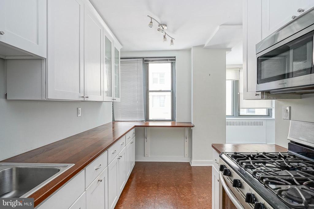 2601 Pennsylvania Ave #425
