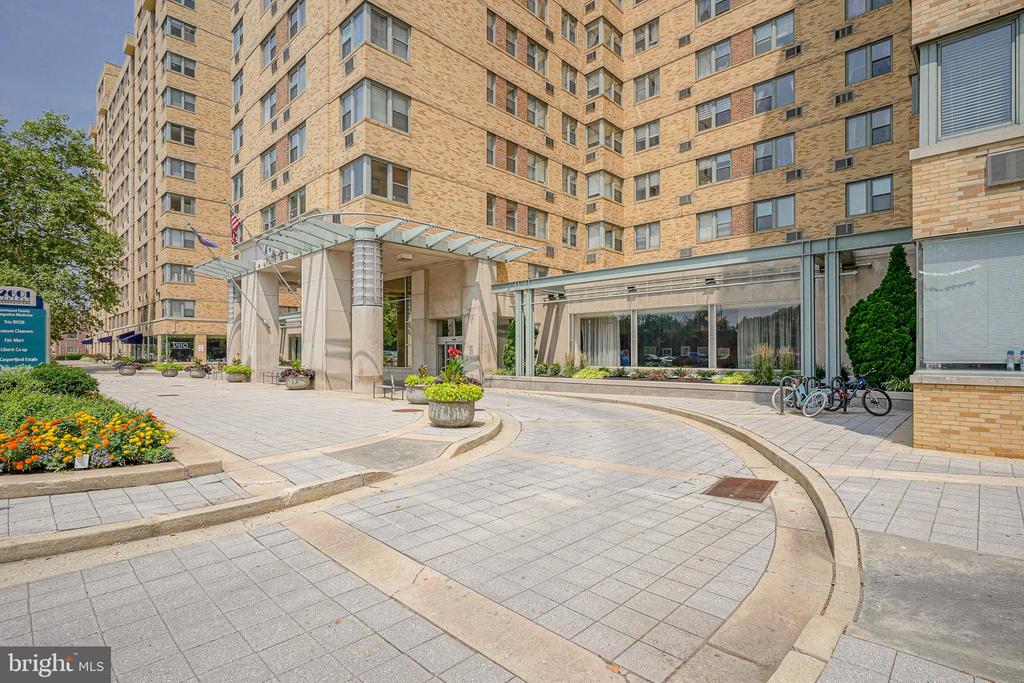 2601 Pennsylvania Ave #425