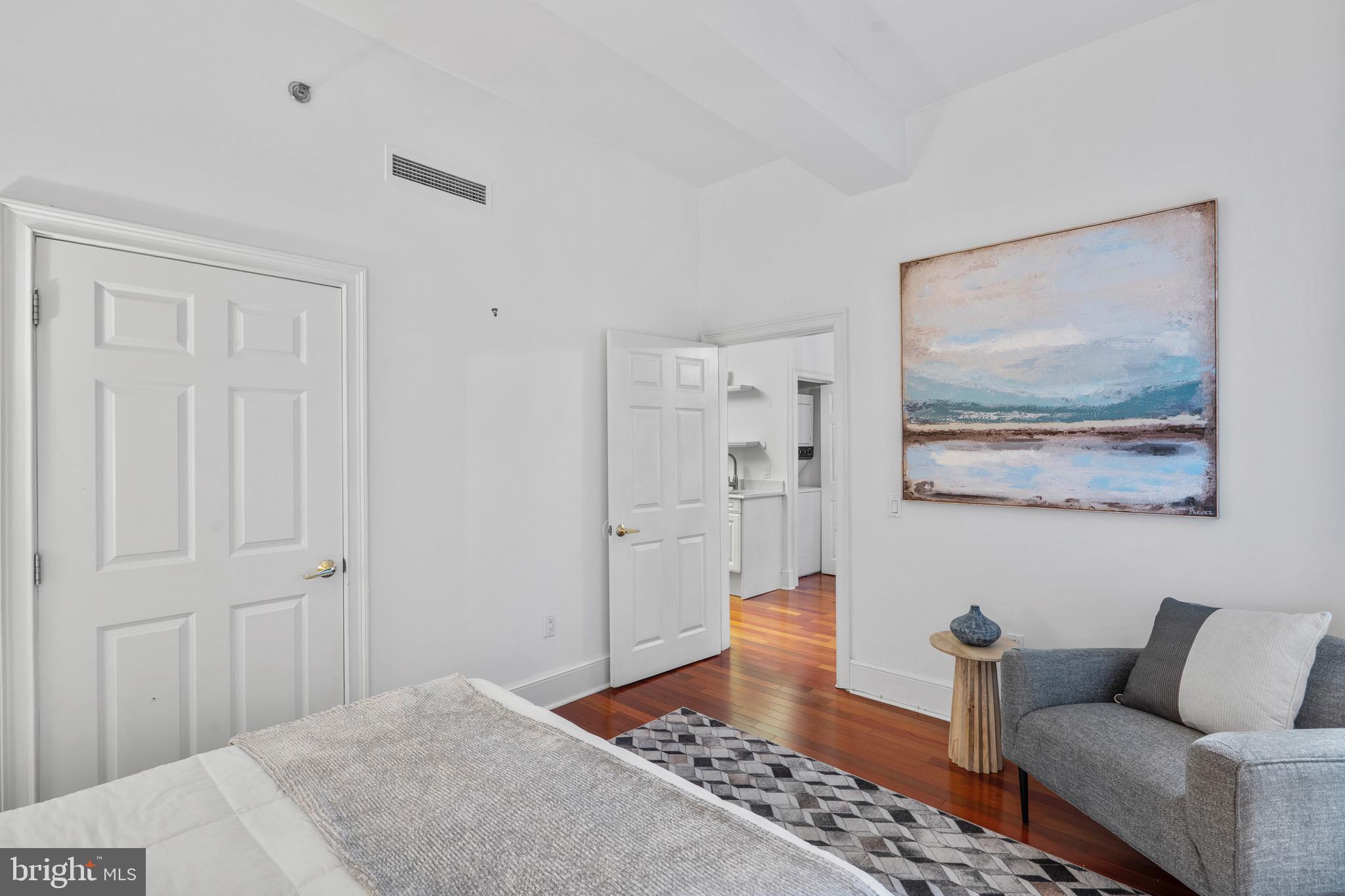 1500 Chestnut St #7i