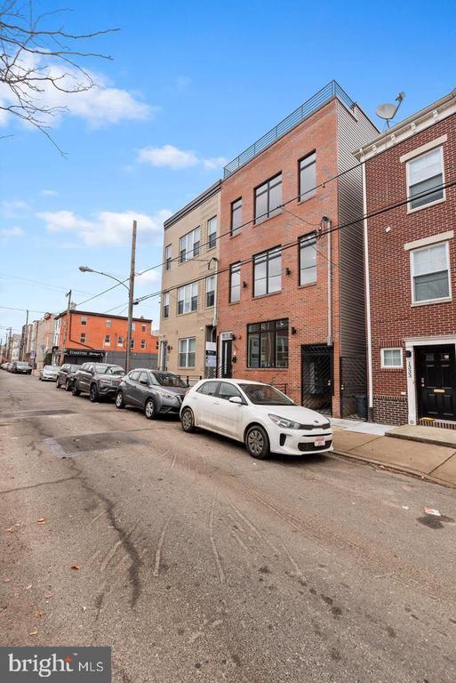 1335 N FRANKLIN ST #3A