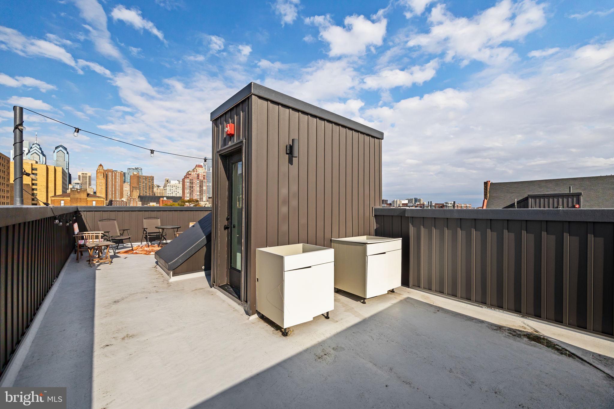 1513 CHRISTIAN STREET 4