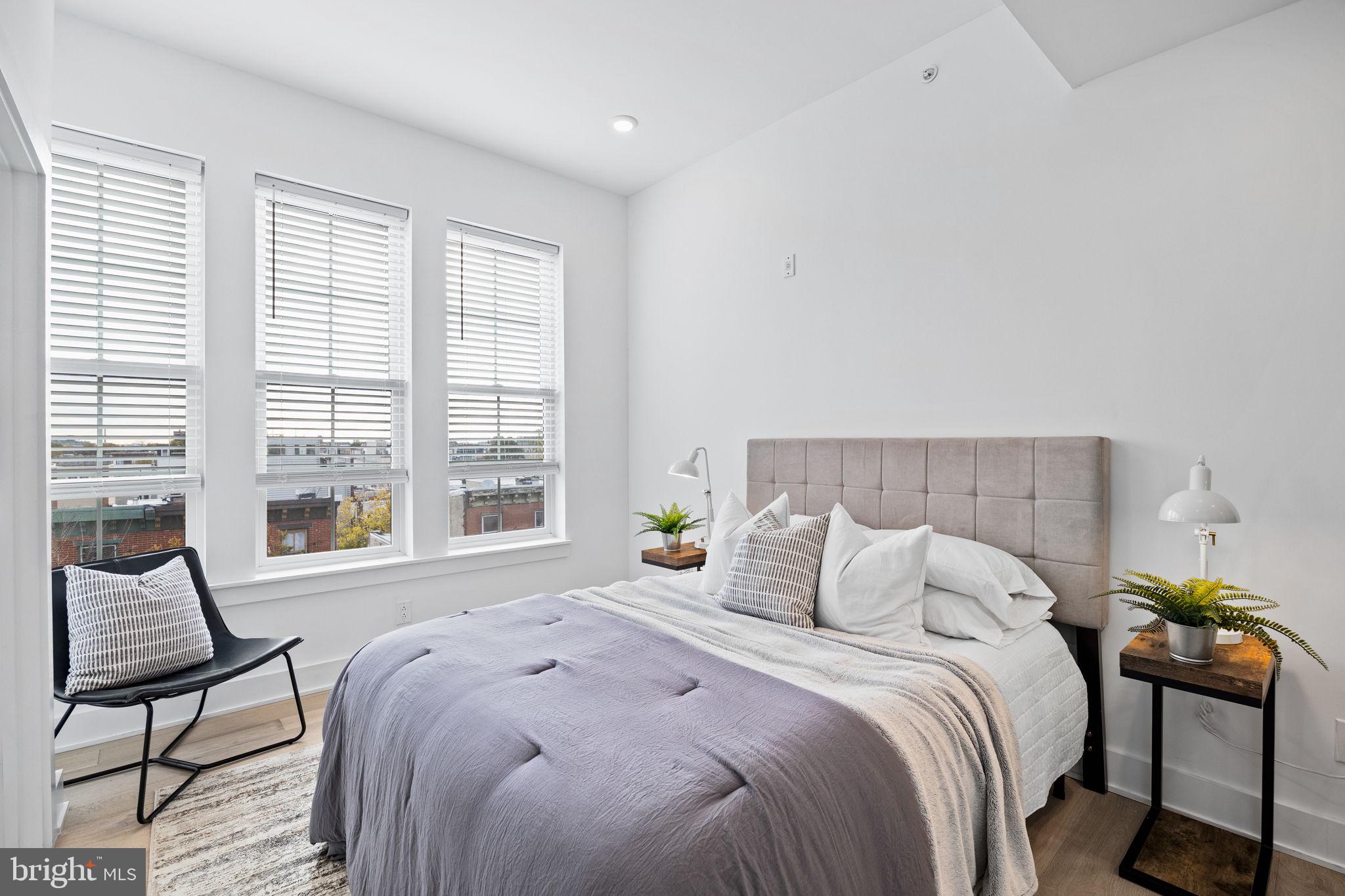 1513 CHRISTIAN STREET 4