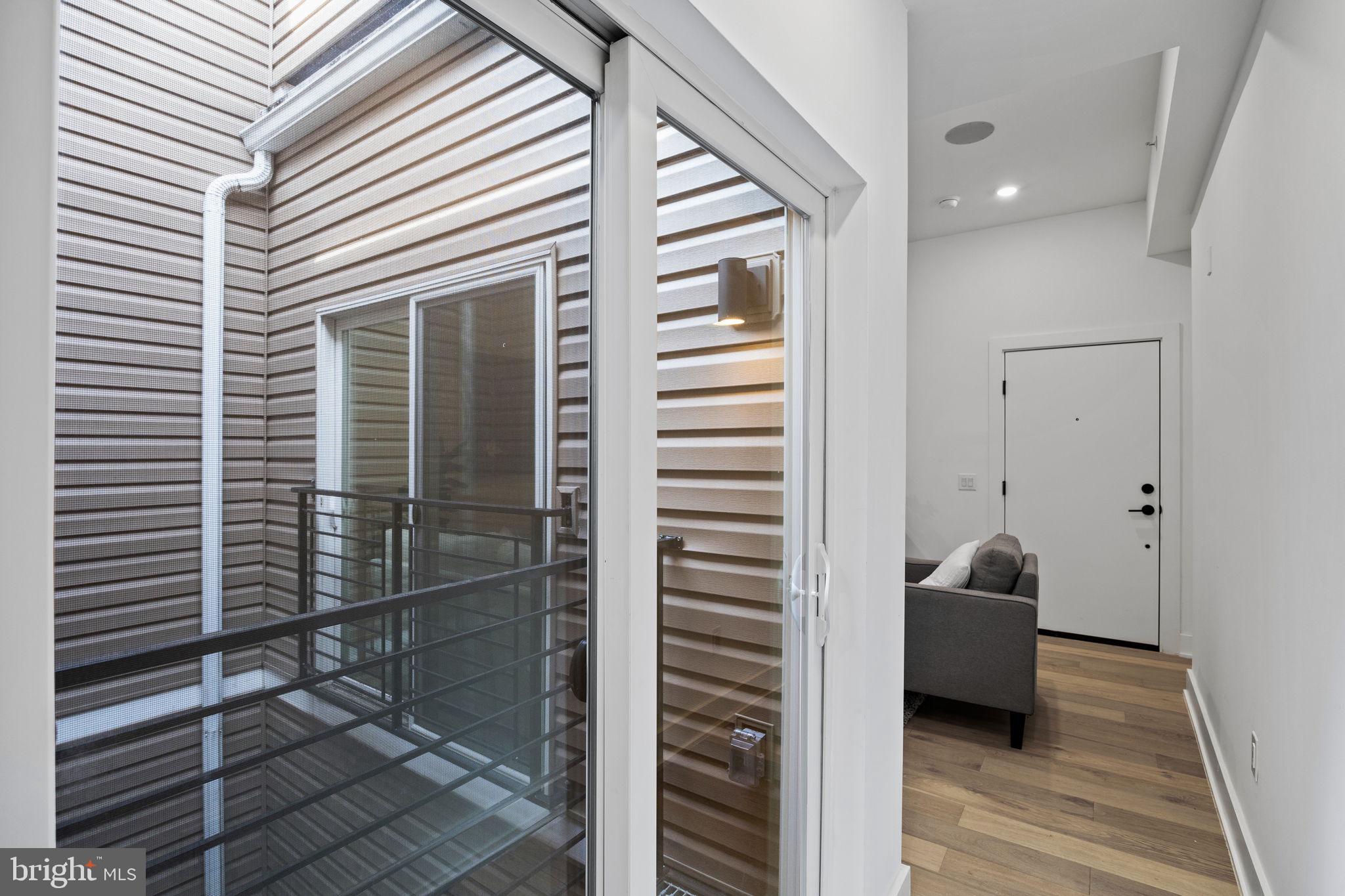 1513 CHRISTIAN STREET 4