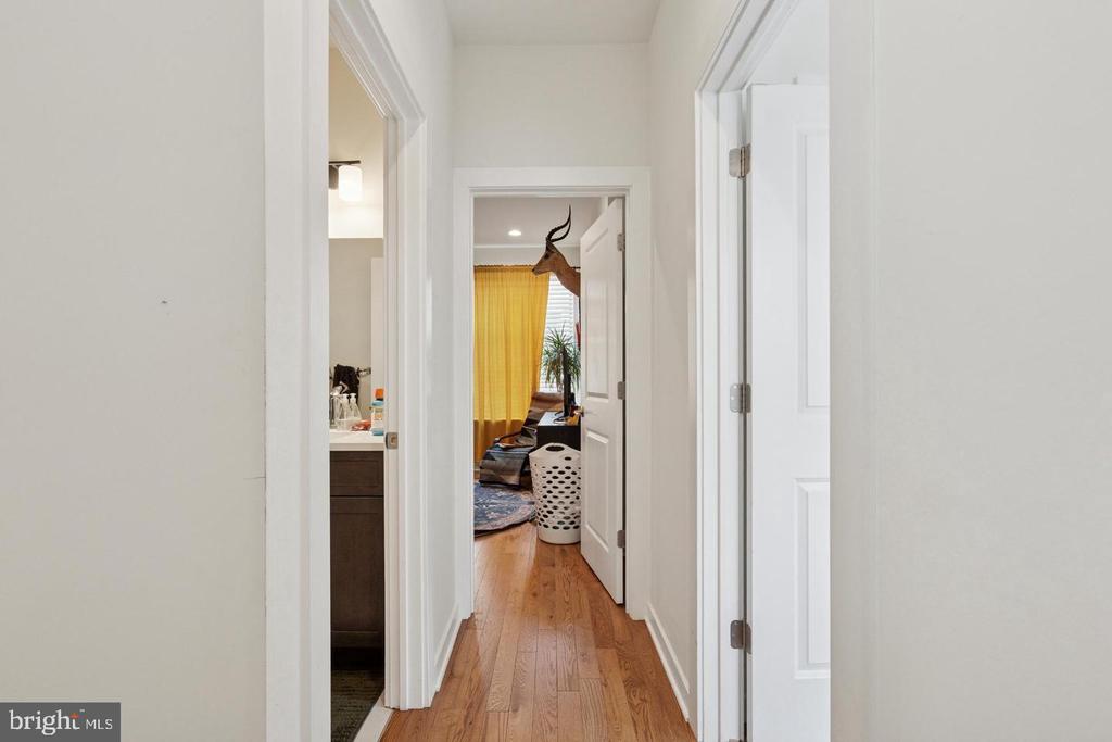 2128 KENSINGTON WALK