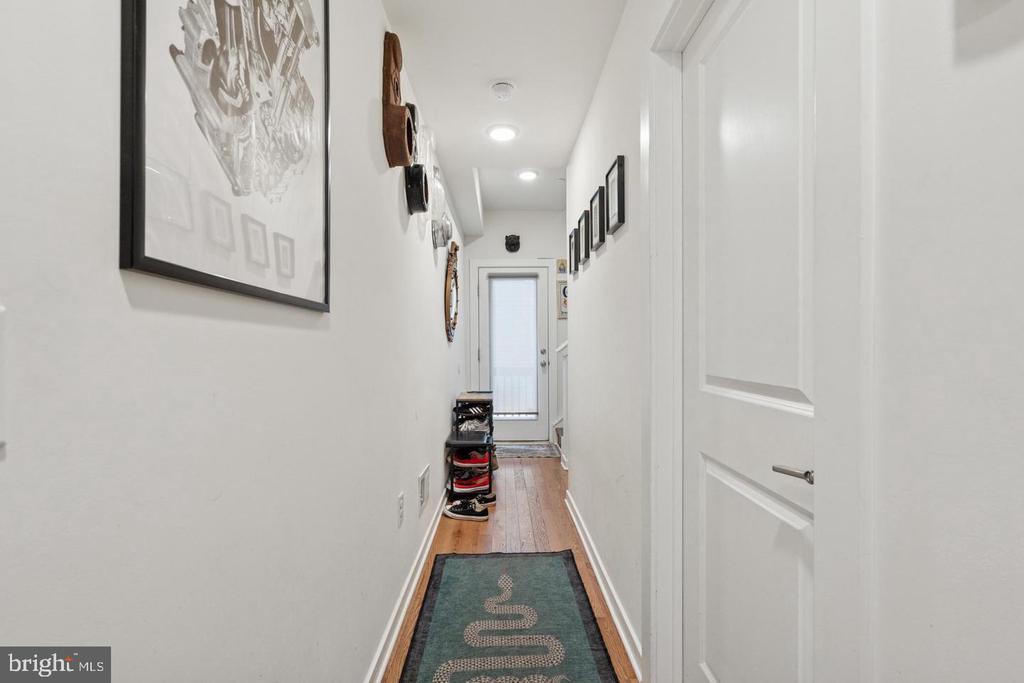 2128 KENSINGTON WALK