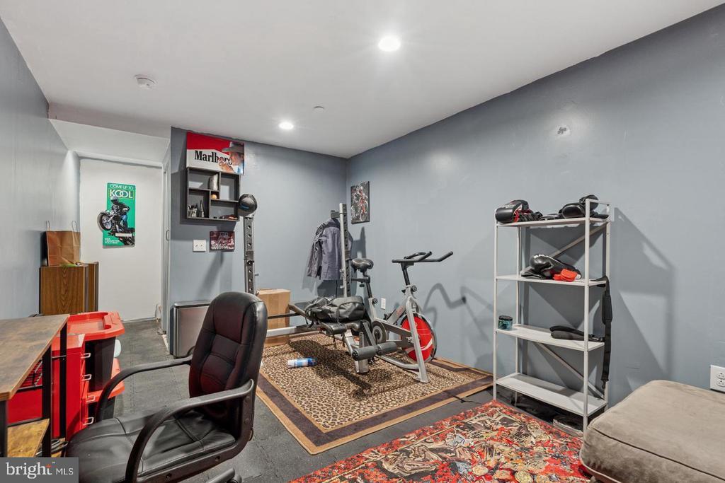 2128 KENSINGTON WALK