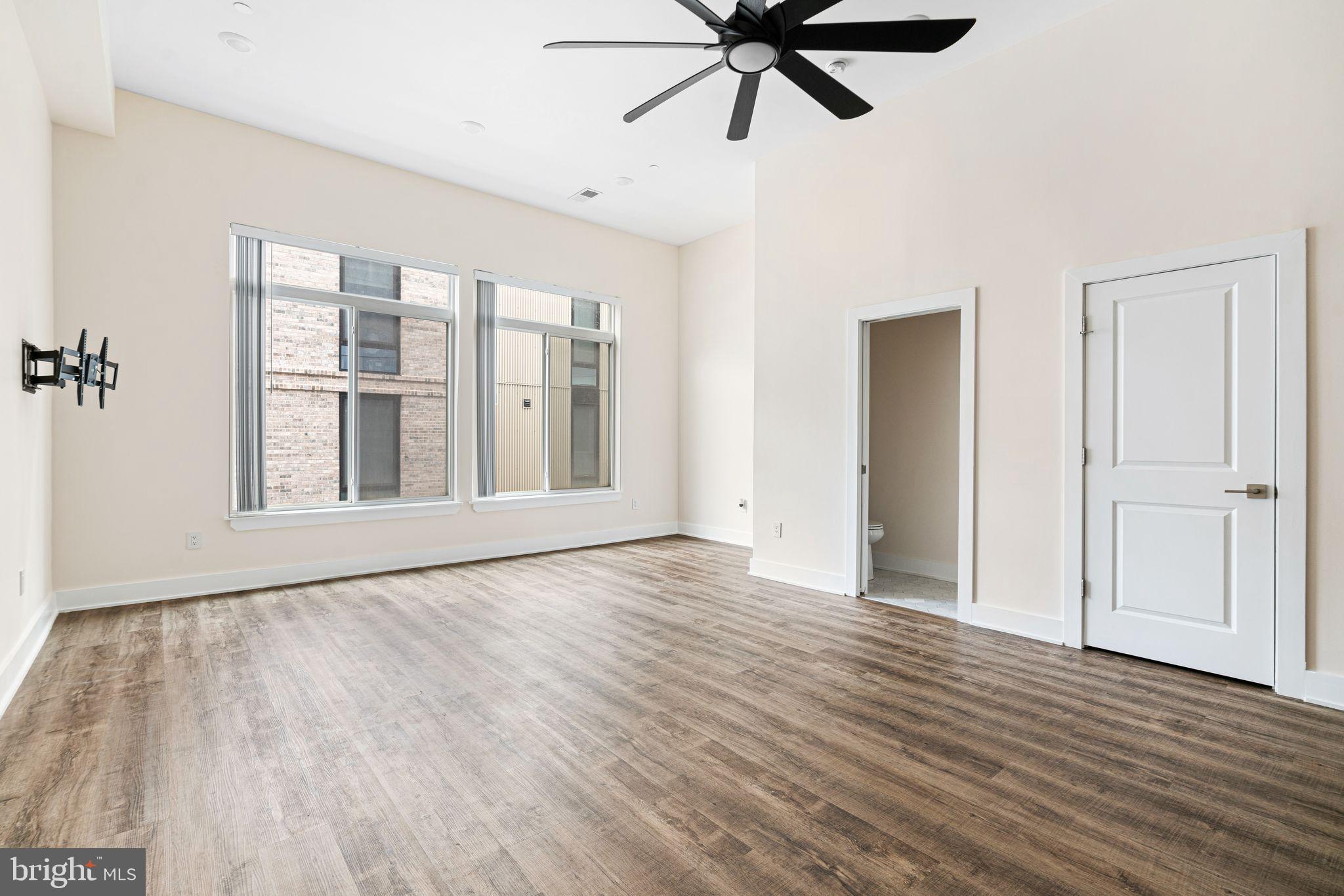 1115 N AMERICAN ST #D4